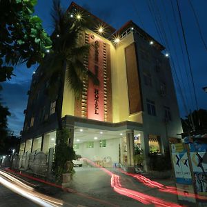 Golden Dream Hotel